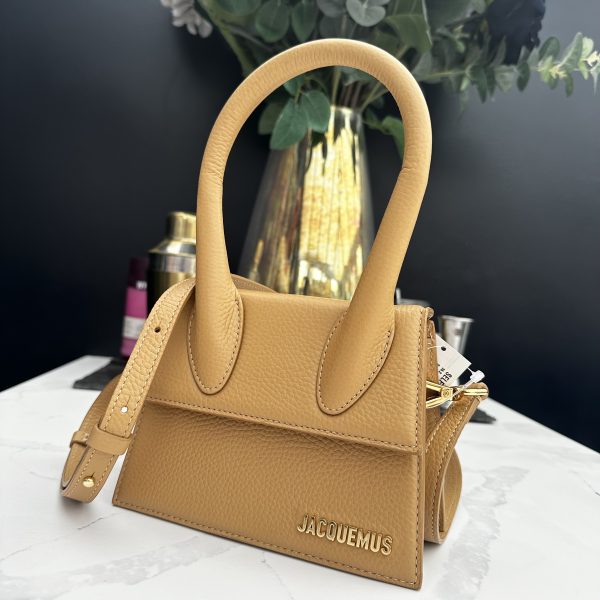 JACQUEMUS Le Chiquito Medium Leather Bag